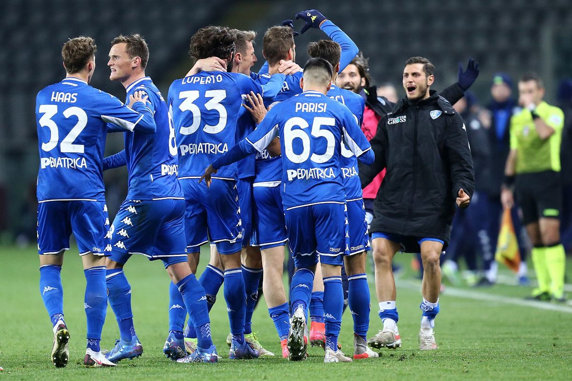 展现出了他 展现出了他